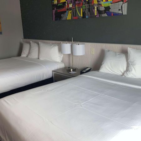 Hotel Baymont By Wyndham Madison Esterno foto