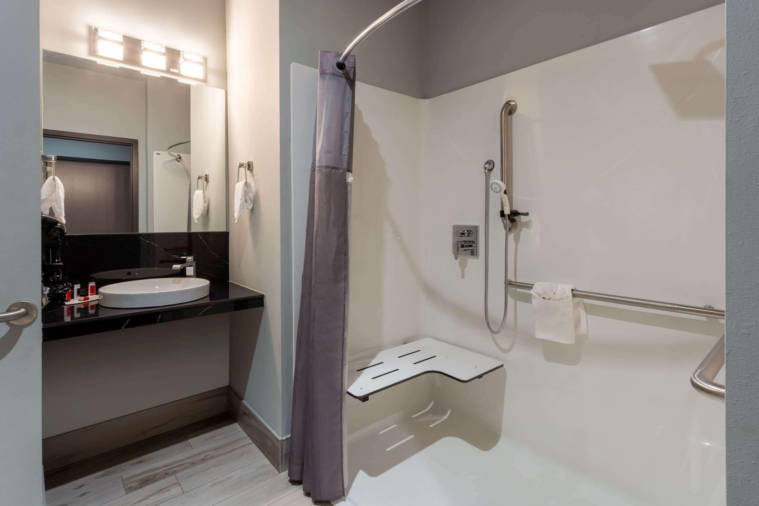 Hotel Baymont By Wyndham Madison Esterno foto